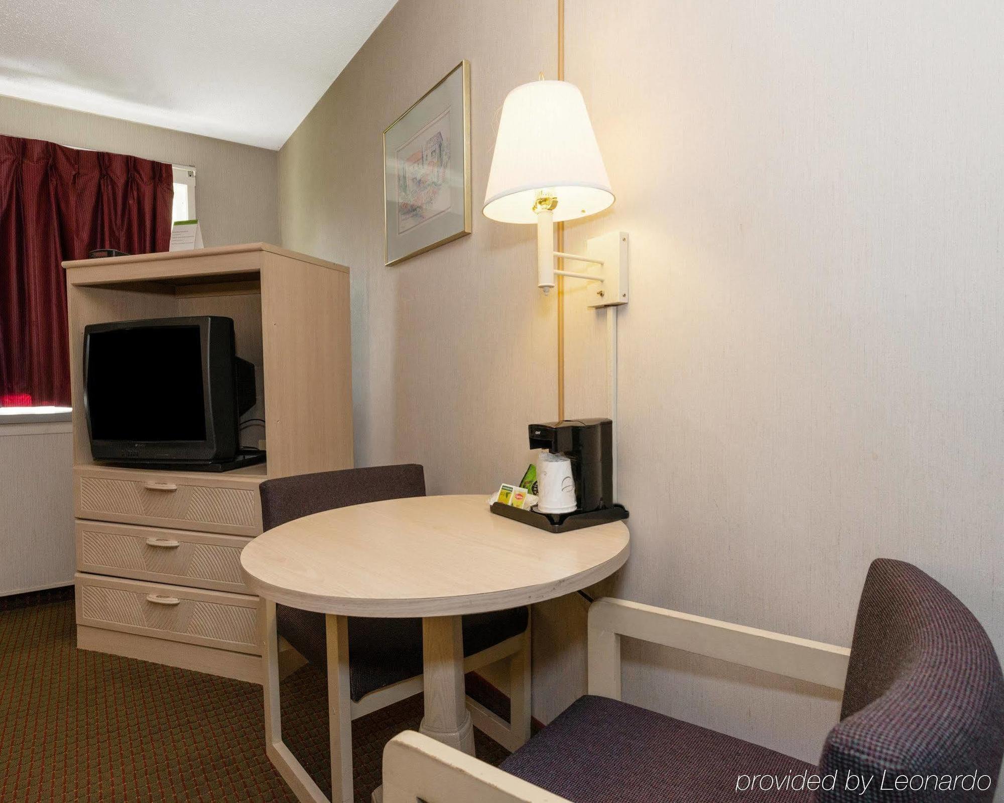 Rodeway Inn Анаполис Екстериор снимка